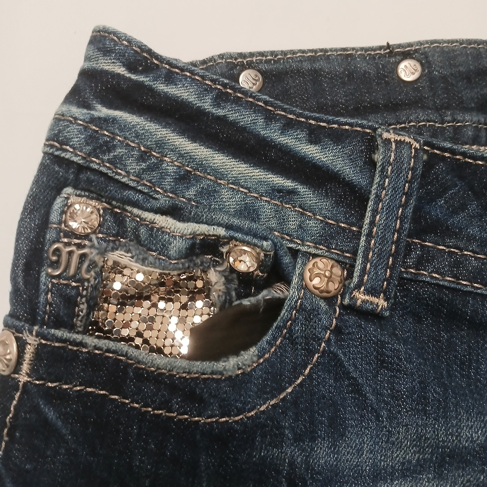 Miss Me Women's Size 28 Low Rise Boot Cut Blue Jeans with Silver Accents Pockets - Picture 8 of 9